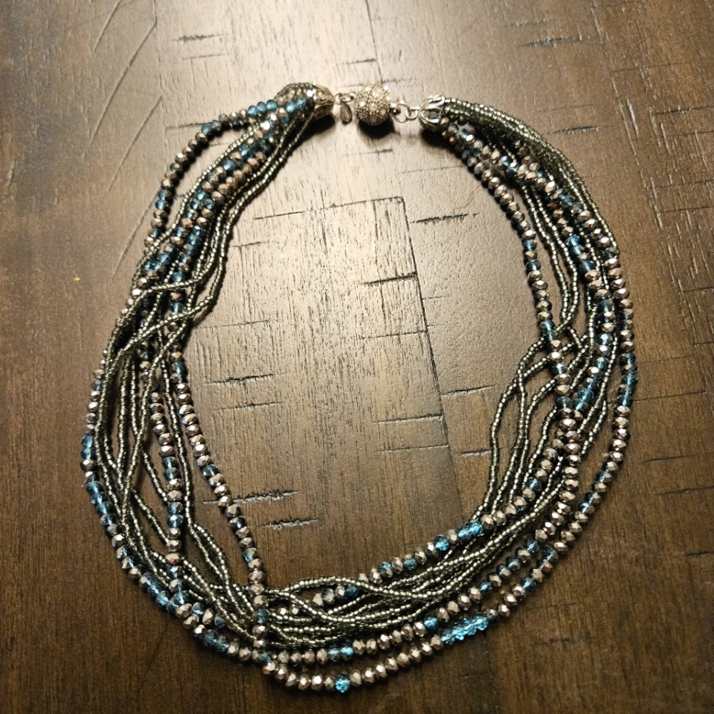 Premier Designs magnetic formal necklace